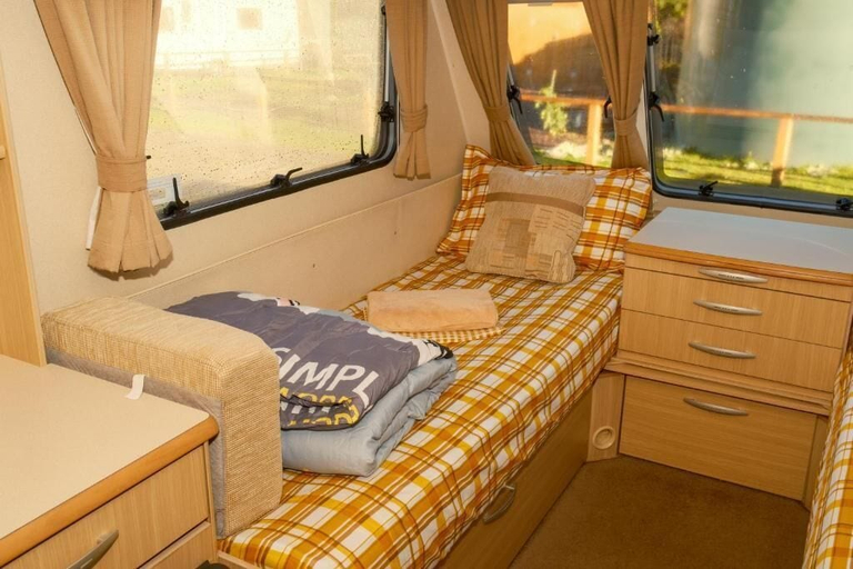 Room 5, Sundale Caravan Retreat 2 Berth - Wanaka, Queenstown-Lakes
