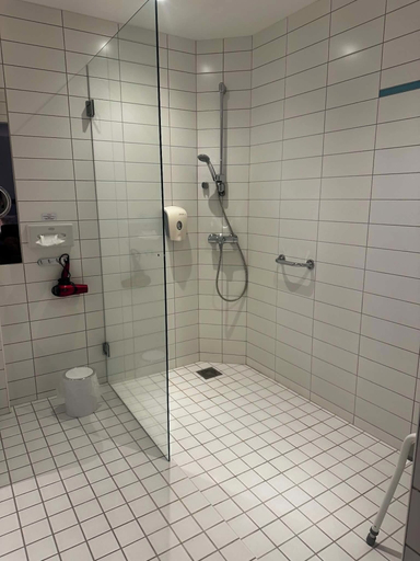 Bathroom 4, Skaslien Gjestgiveri, Grue