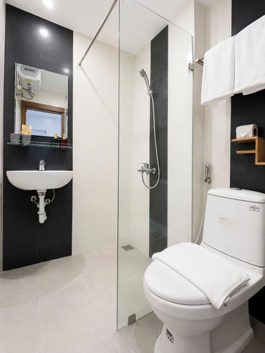 Bathroom 3, BeSea Hotel Da Nang, Da Nang