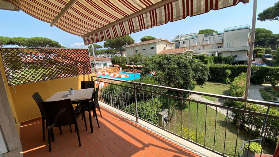 Others 5, Residence le Rose, Livorno