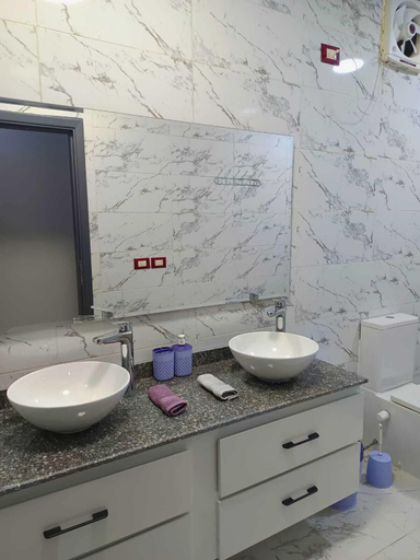 Bathroom 3, Apartment pyramids view, Al-Ahram