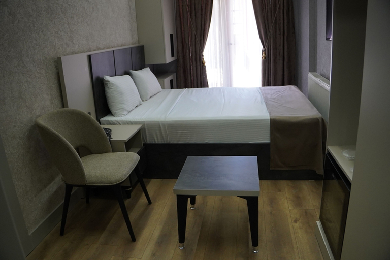 Room 3, REAL HOTEL, Merkez