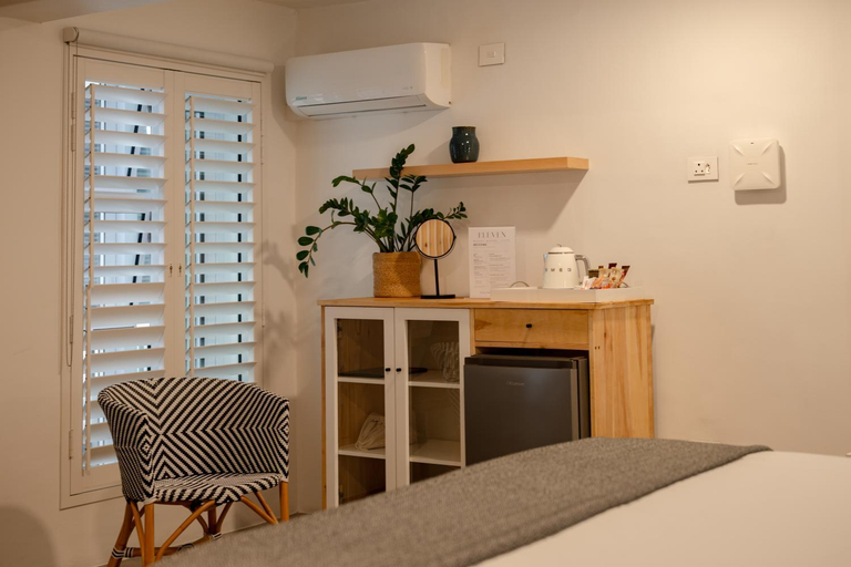 Bedroom 3, Eleven, Eden
