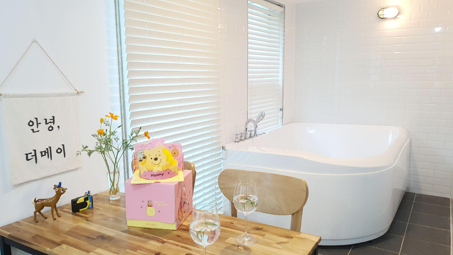 Bathroom, Gyeongju The May Pension, Gyeongju