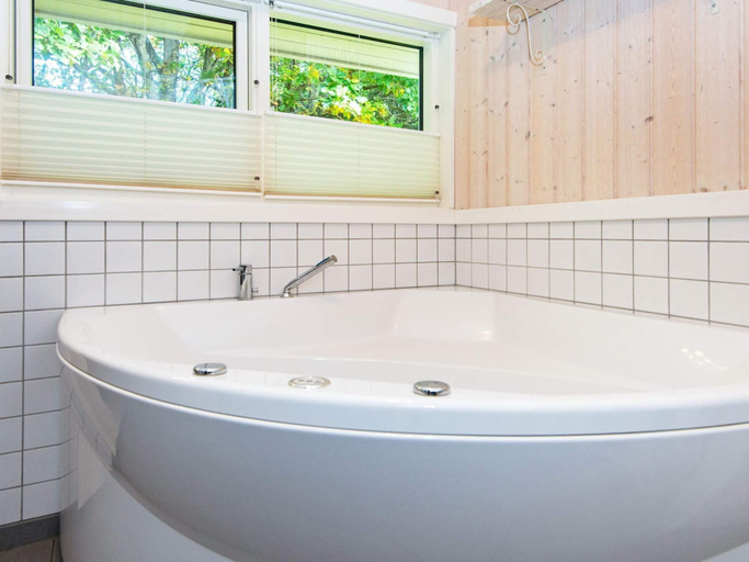 Bathroom 5, 4 Star Holiday Home in Glesborg, Norddjurs