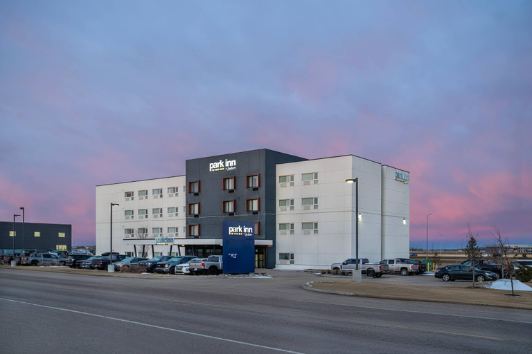 Exterior & Views 1, Park Inn by Radisson Edmonton Airport, Division No. 11