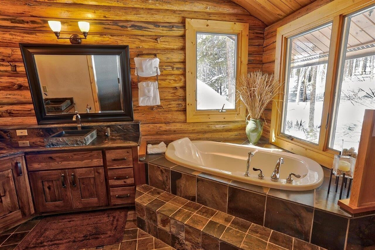 Bathroom 4, Black Bear Lodge Holiday Home 4, Summit