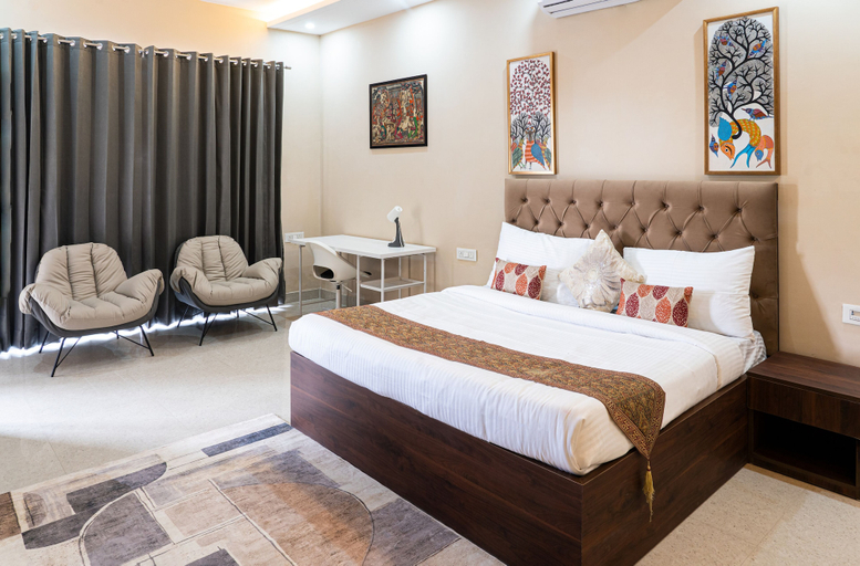 Room 5, The Hoften Enkay Residency DLF Galleria, Gurgaon