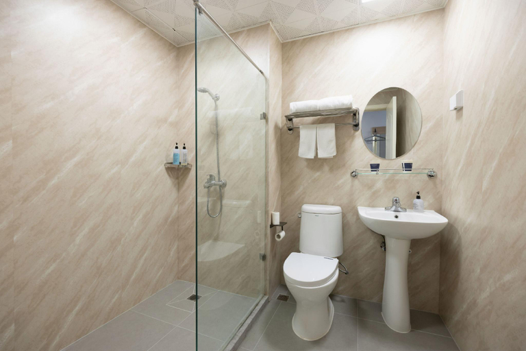 Bathroom 4, Home Inn (Beijing Water Cube Stadium), Beijing