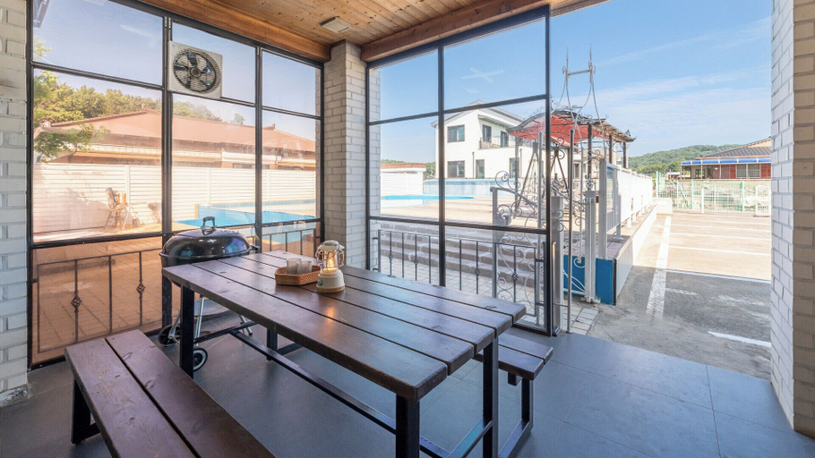 Room 3, Barammak-i Pension, Muchangpo, Boryeong, Boryeong