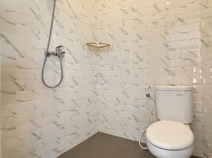 Bathroom 4, 10 Living House, Tabanan
