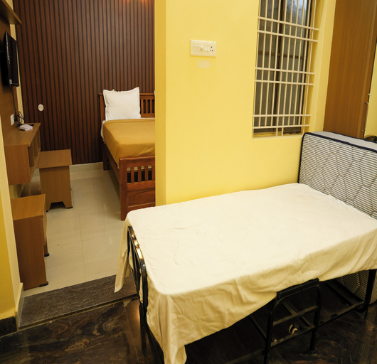 Room 5, Sri Mahadeepam Residency, Tiruvannamalai