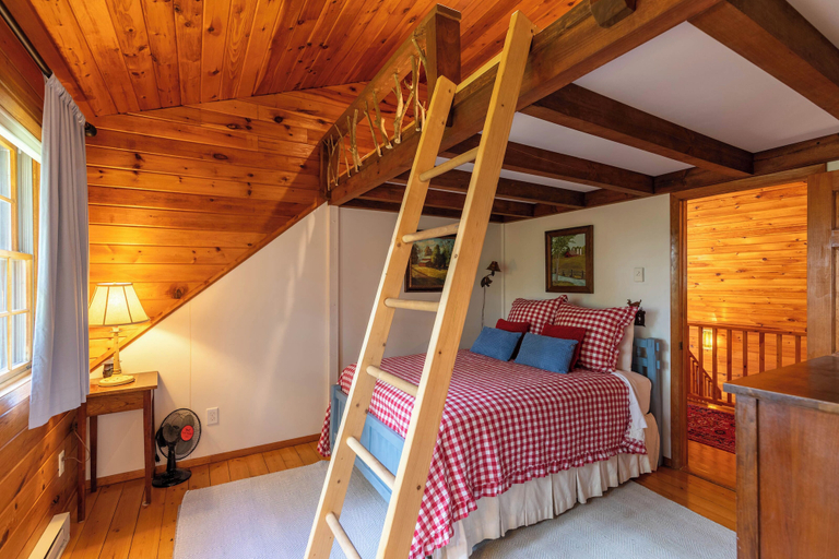 Interior 4, Mountaintop at Yonahlossee Saddle Club, Watauga