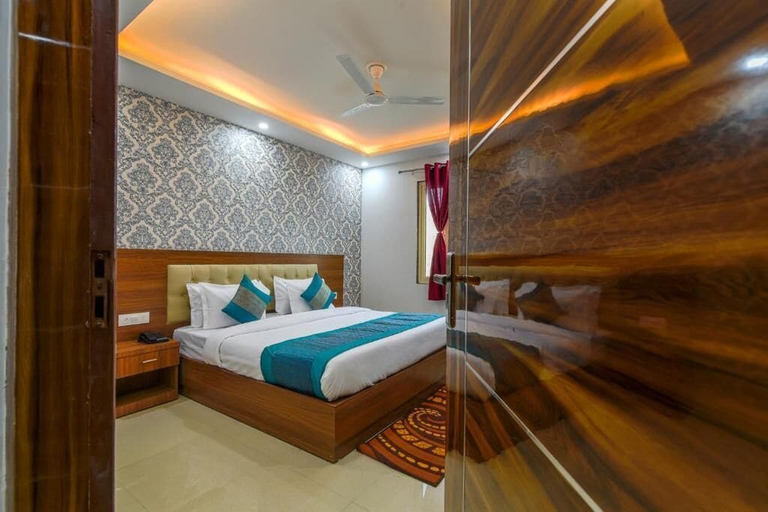 Room 5, Hotel Urban Tree At Delhi Airport, Delhi