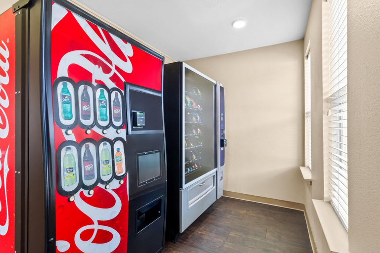 Food & Drinks 5, Sonesta Simply Suites Stafford, Fort Bend