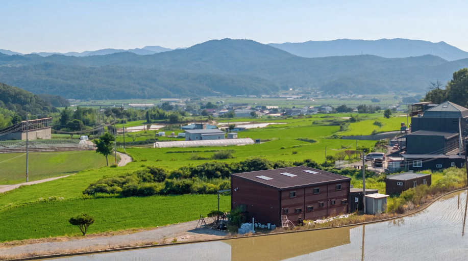 Exterior & Views 2, Gyeongju Tomato Pension, Gyeongju