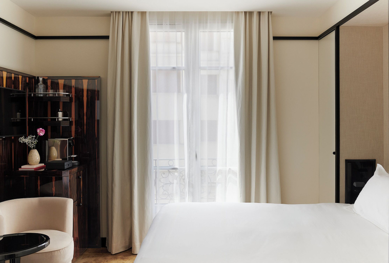 Room 2, Hôtel Atlas, Paris