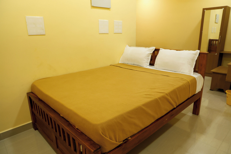 Room 2, Sri Mahadeepam Residency, Tiruvannamalai