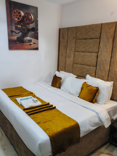 Room 2, Thereignvella suites and apartments, Oshimili South