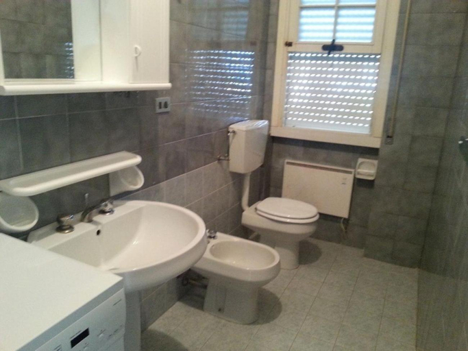 Bathroom 3, Residence Green Marine, Teramo