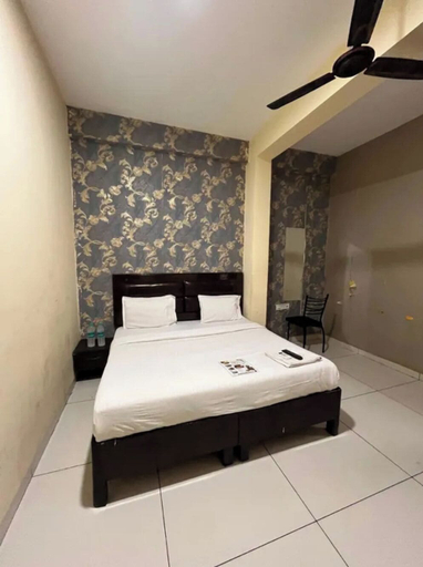 Room 3, Fabhotel Shree I, Indore