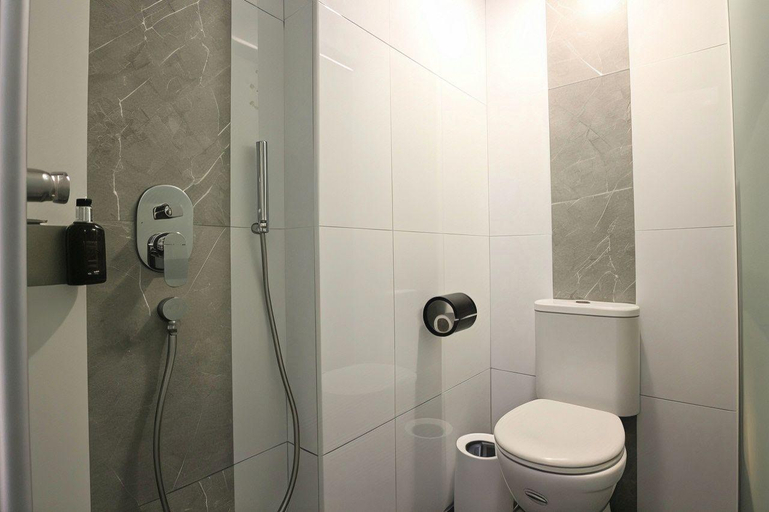Bathroom 3, ST Signature Bugis Beach, DAYUSE, 5 hours: 4PM-9PM, Singapura