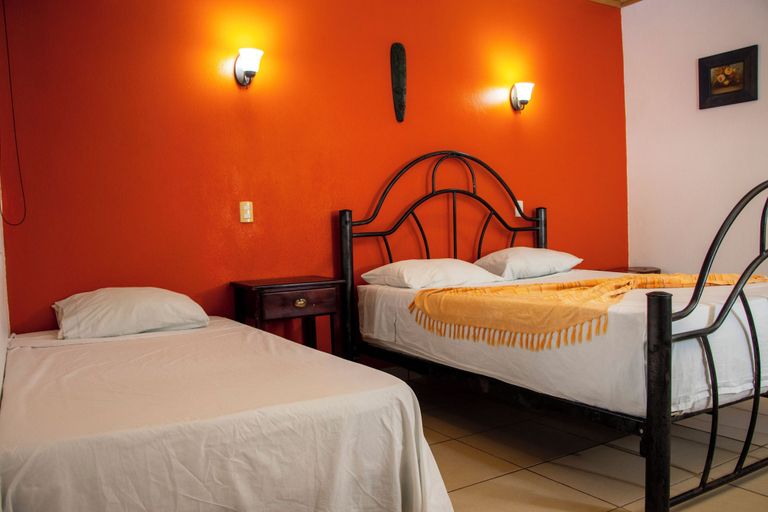 Bedroom 4, Hotel D'Lucia, Garabito