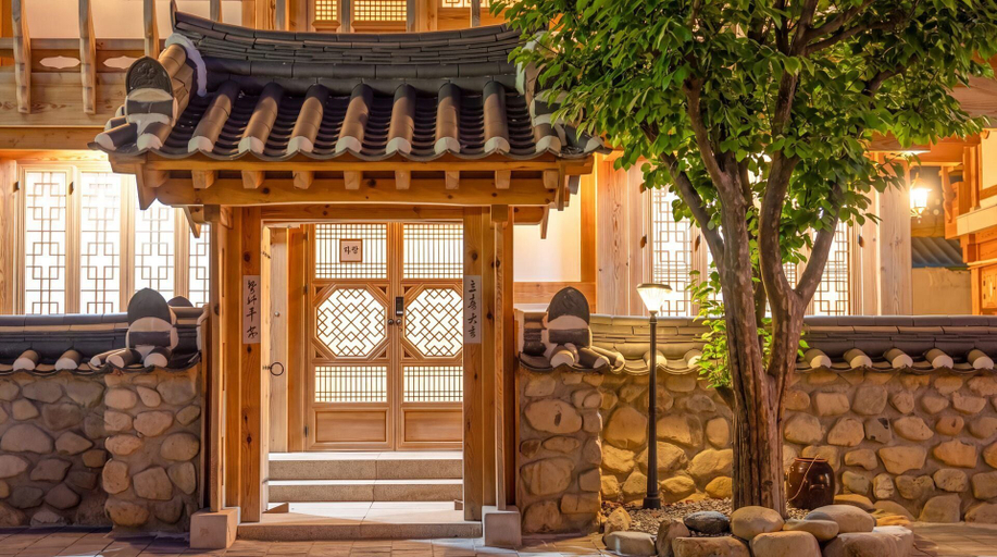 Exterior & Views 2, Gyeongju Hanokstay Darak, Gyeongju