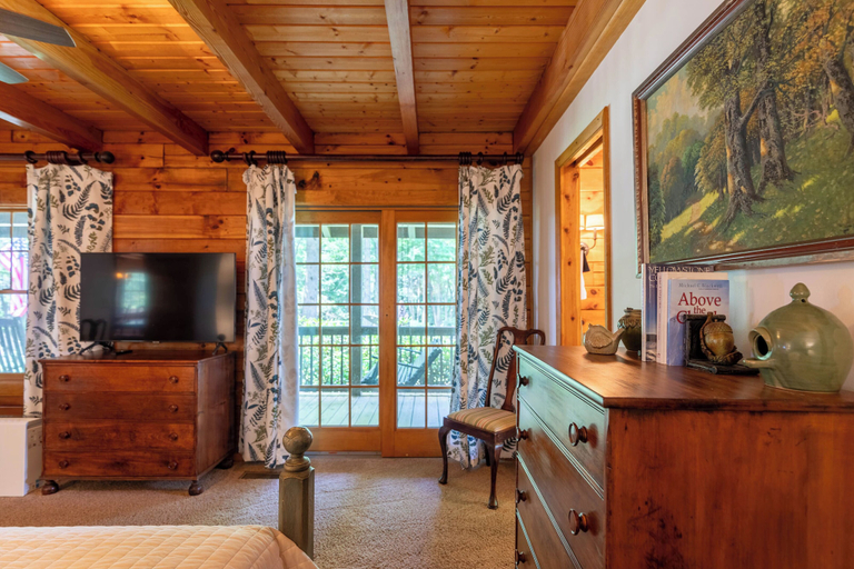 Interior 2, Mountaintop at Yonahlossee Saddle Club, Watauga
