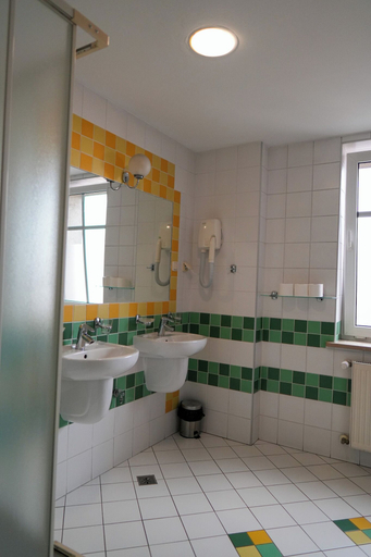 Others 2, Hotel Sutoris, Bochnia