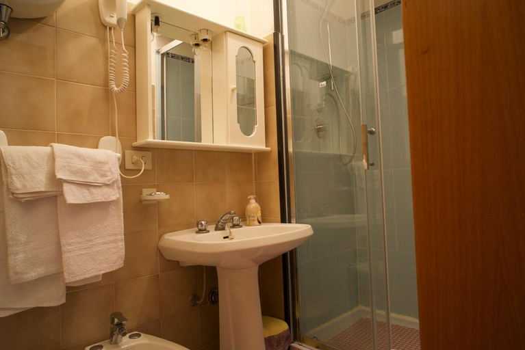 Bathroom, Piccola Siesta b&b, Siena