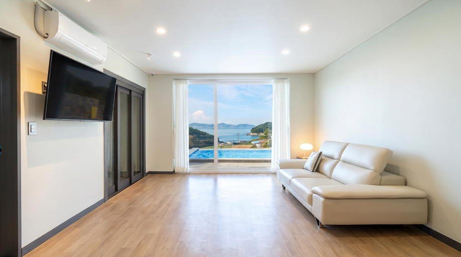 Others 4, Namhae U9Stay, Namhae