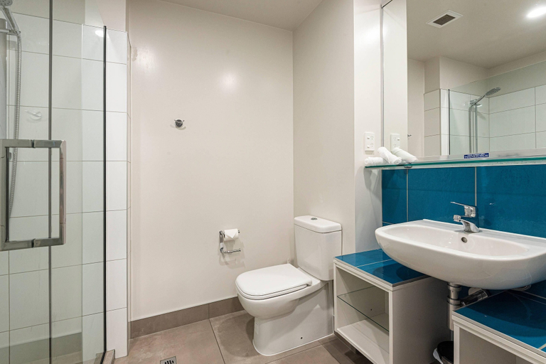 Bathroom 5, Quality Hotel Oceans Tutukaka, Whangarei
