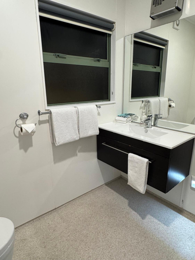 Bathroom 3, Bay Cottages, Kaikoura