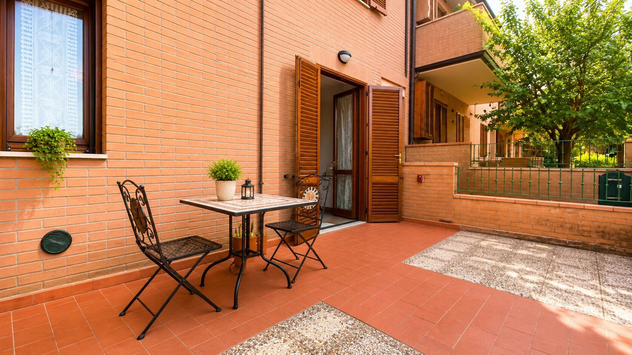 Outdoor dining 5, Belvedere Nada, Siena