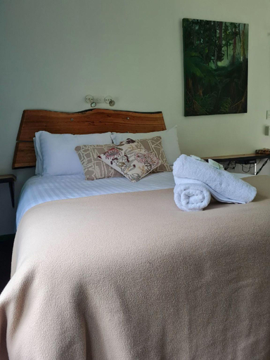 Bedroom 2, Huon Bush Retreats, Huon Valley