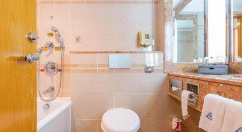 Bathroom, Grand Skylight Hotel Royal Beijing, Beijing