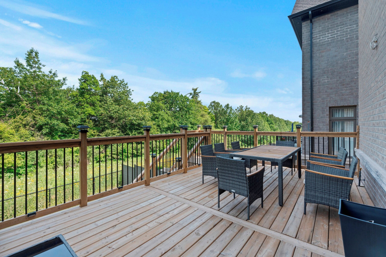 Outdoor dining, GlobalStay 4 Bedrooms House in Brampton, Peel