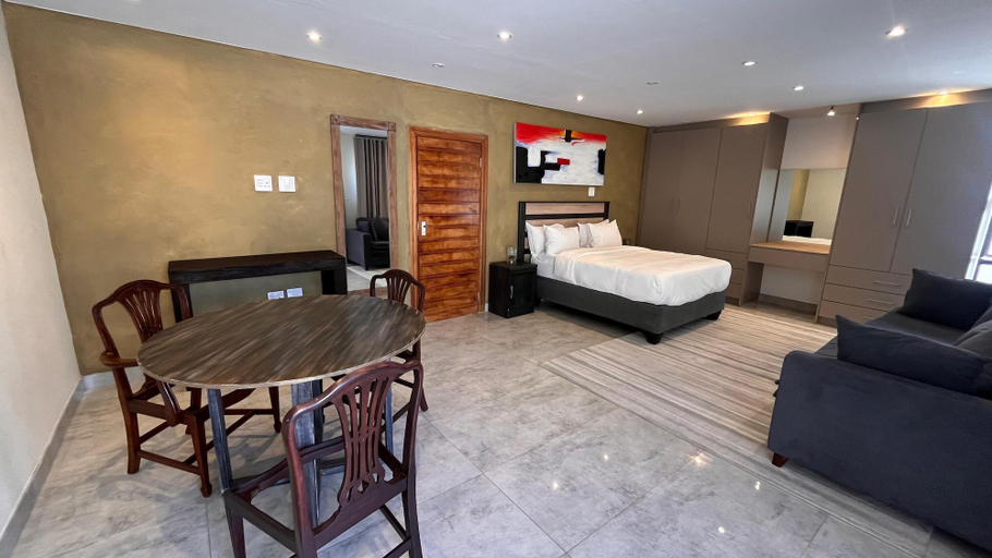Room 5, Braham Lodge- The Metaphor, City of Johannesburg