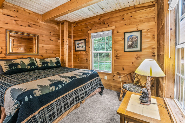 Bedroom 3, Bearly Hidden Ridge 5 Bedroom Cabin by RedAwning, Sevier