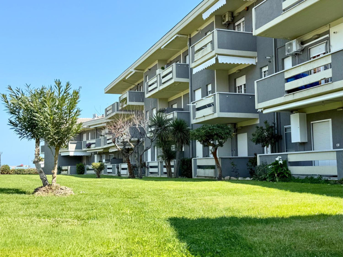 Exterior view 2, Residence Green Marine, Teramo