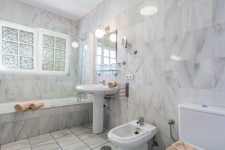 Bathroom 3, Charming Puerto Del Carmen Villa 4 Bedrooms Villa Tarez Private Pool, Las Palmas