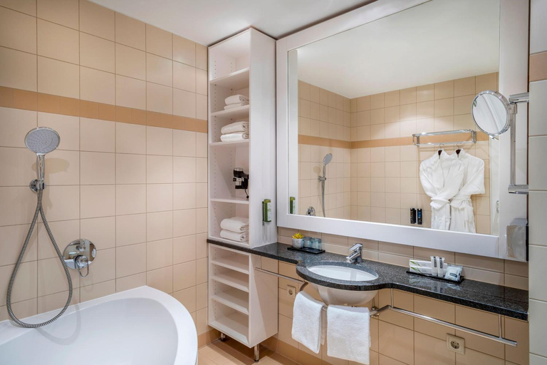 Bathroom 3, Hotel Frankfurt Messe Affiliated by Melia, Frankfurt am Main