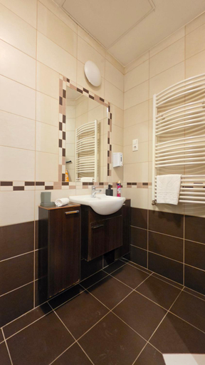 Bathroom 2, Budapest fashion street apartments, Budapesti