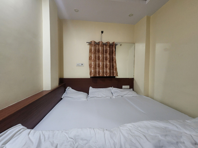 Room 3, Oly Hotel Royal Orbit, Delhi