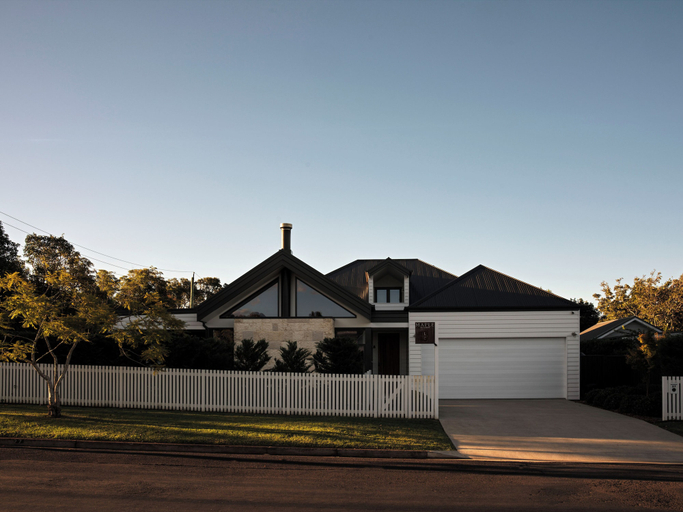 Exterior & Views