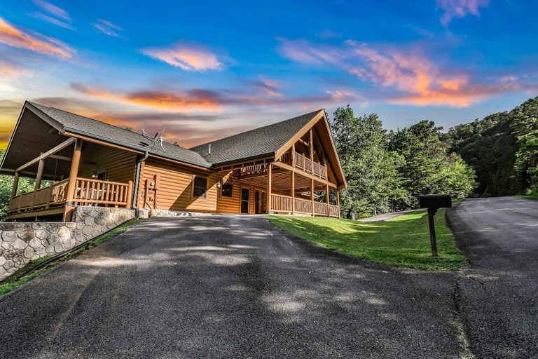 Exterior & Views 2, Absolute Bearadise 3 Bedroom Cabin by RedAwning, Sevier