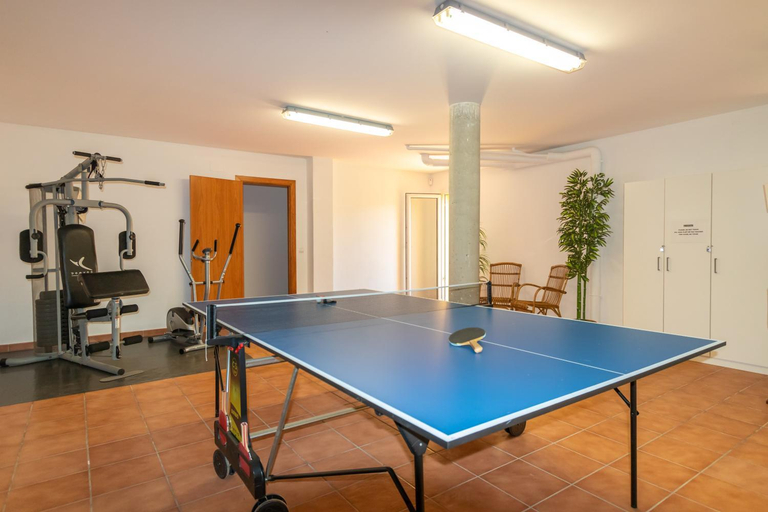Others 5, Villa la Roca, Girona