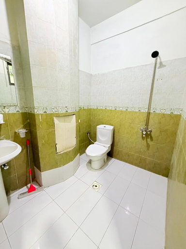Bathroom 3, Travellers Arc Apartment F-11, Islamabad