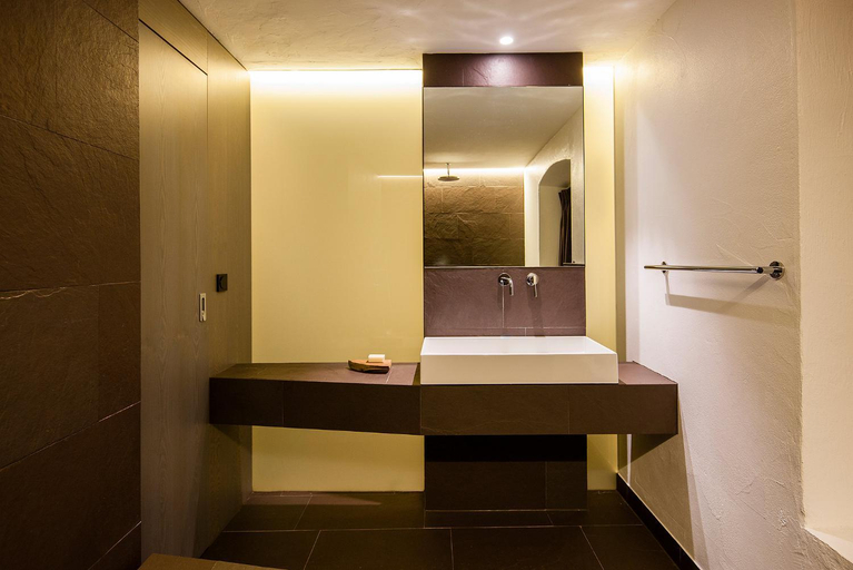 Bathroom 4, Josephus, Bolzano